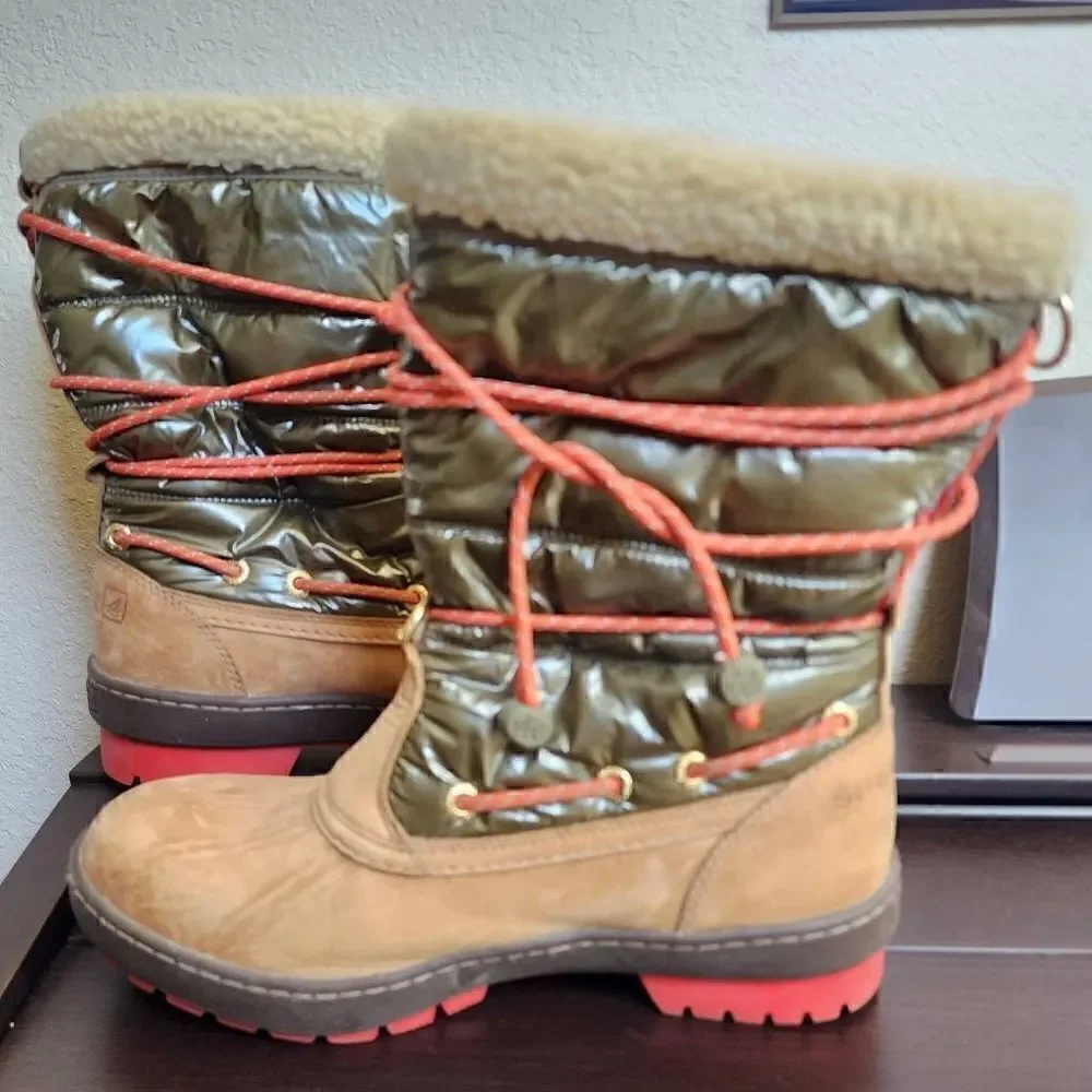 Sperry Top Sider Red Sole Thinsulate Faux Fur Lace Up Quilted Puffer Boot 9.5M